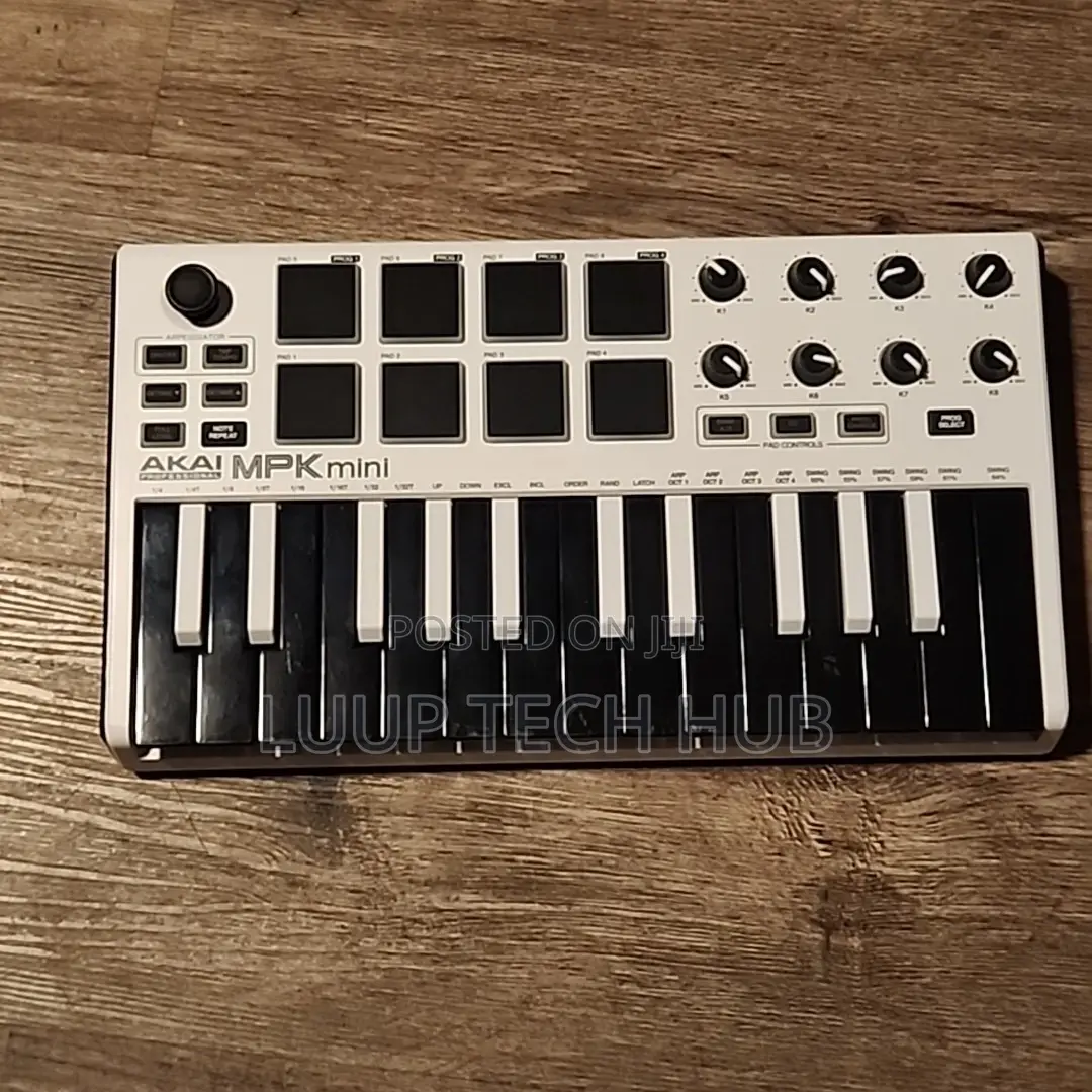 Akai MPK Mini Black and White