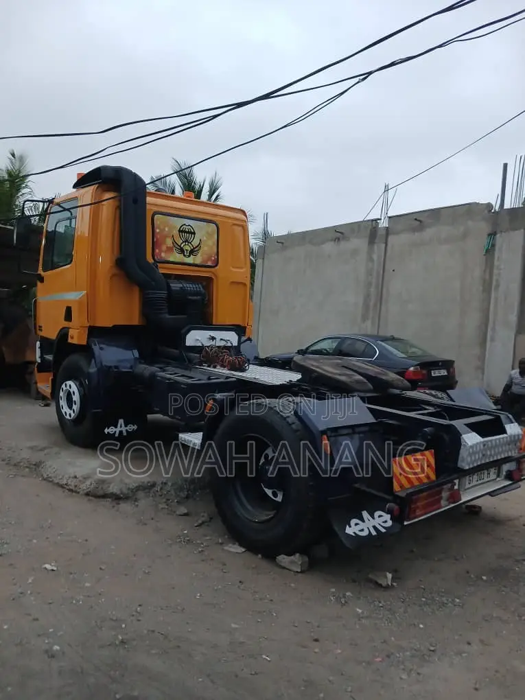 Trailer Head