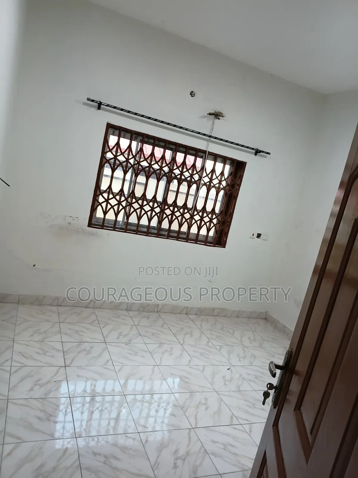 3bdrm Apartment in Odumase, Olebu for rent