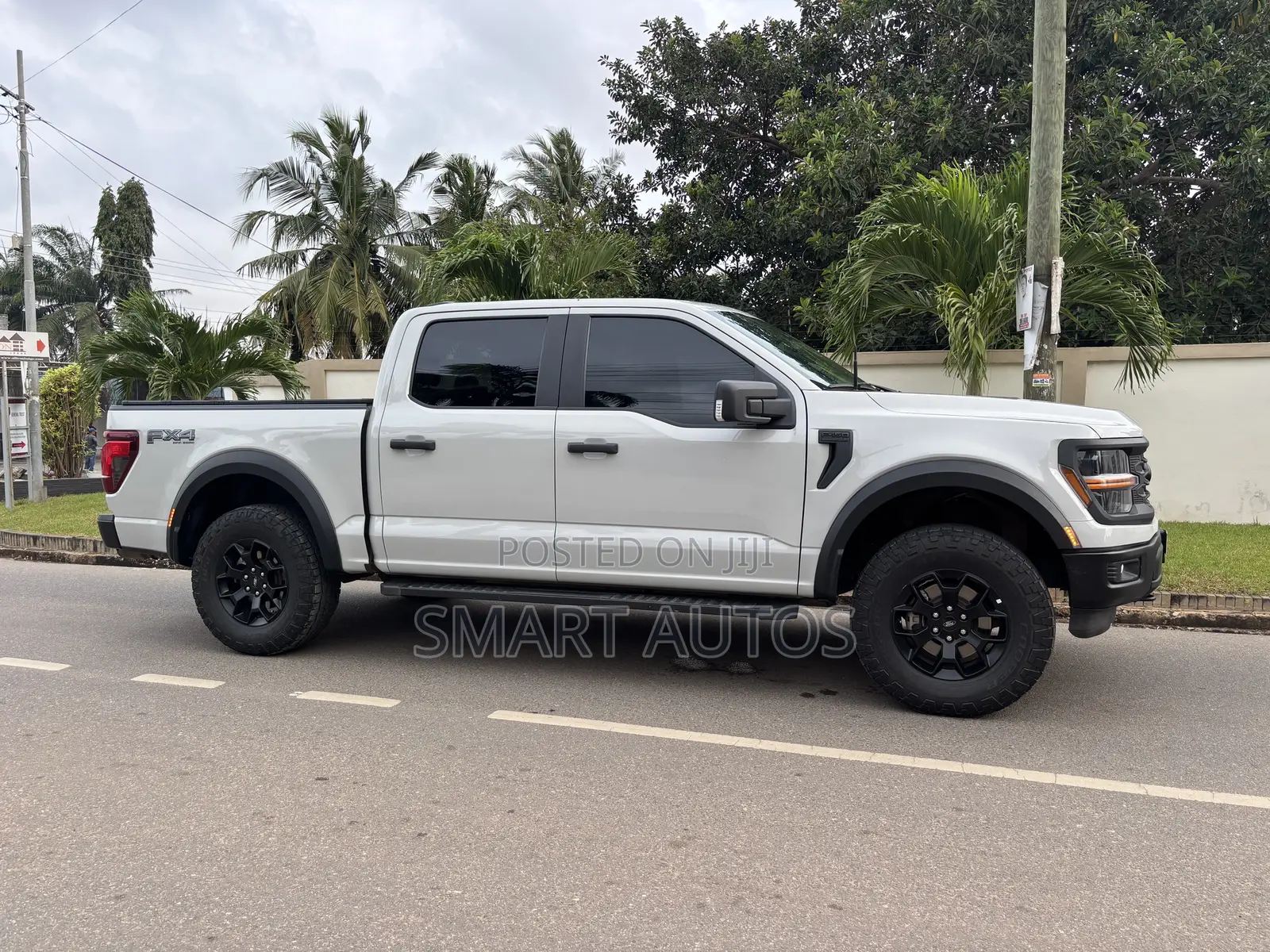 Ford F-150 STX 4WD SuperCab 6.5' Box 2025 Gray