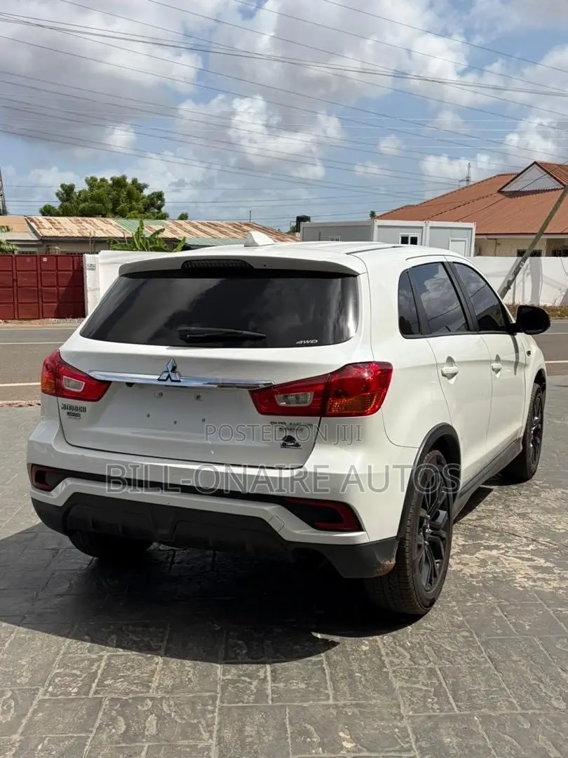 Mitsubishi Outlander SE FWD 2019 White
