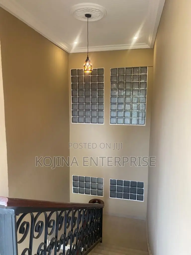 3bdrm Apartment in Atonsu Esreso, Kumasi Metropolitan for rent