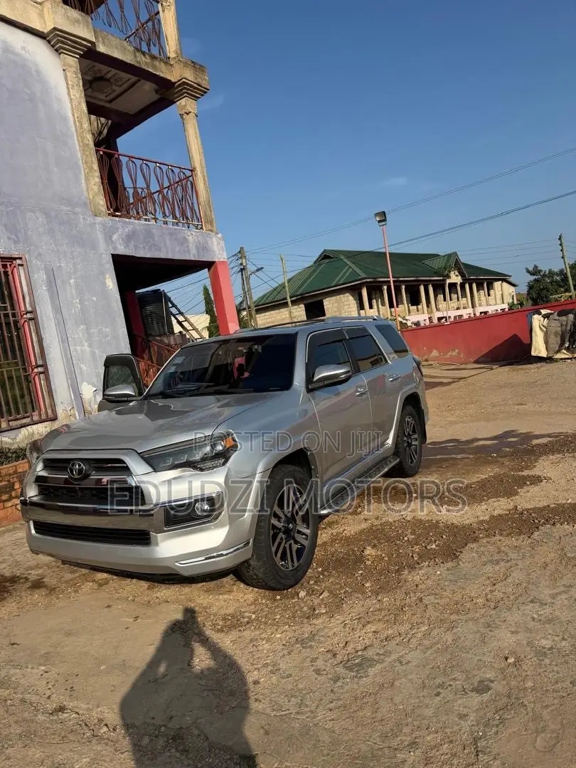 Toyota 4-Runner Limited 4x4 2019 Silver