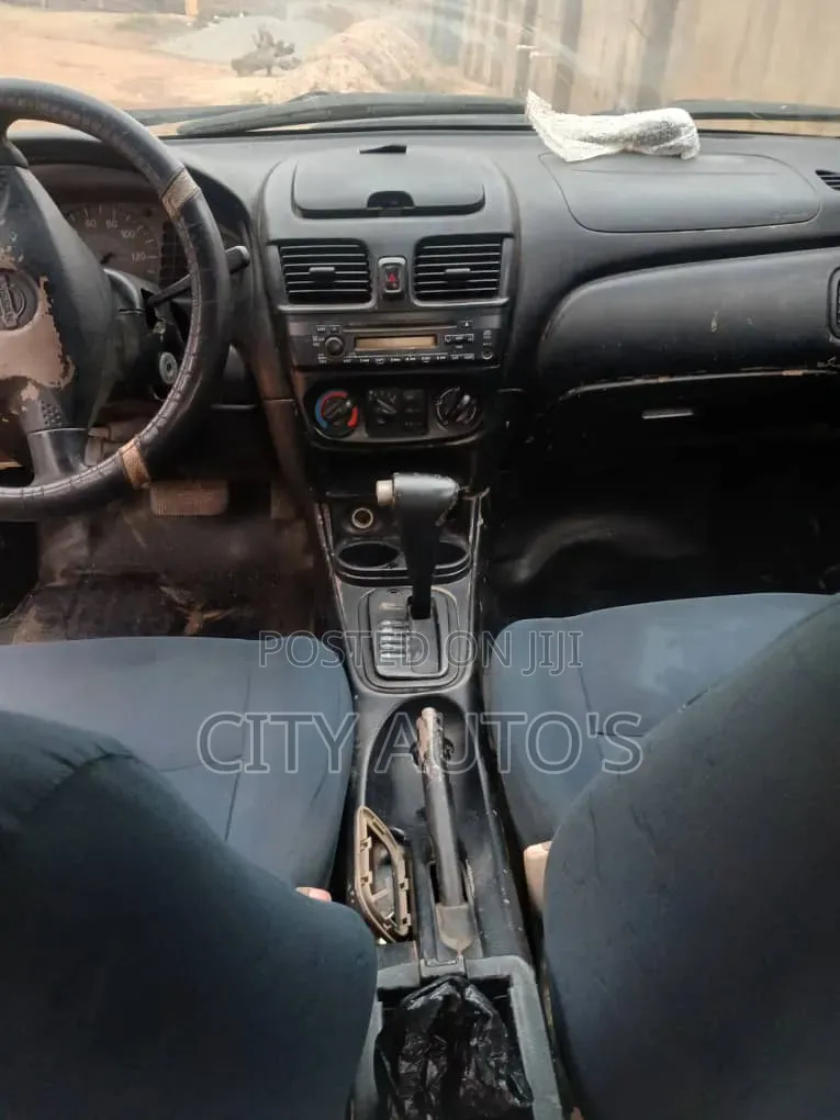 Nissan Sentra 2005 Yellow