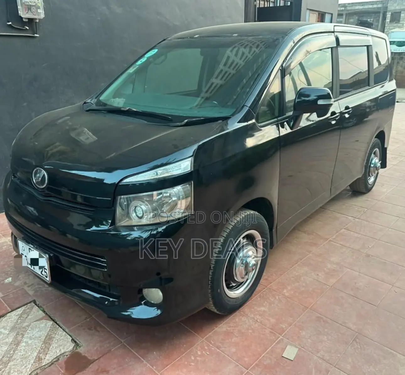 Toyota Voxy V 4WD 8-Seater 2011 Black