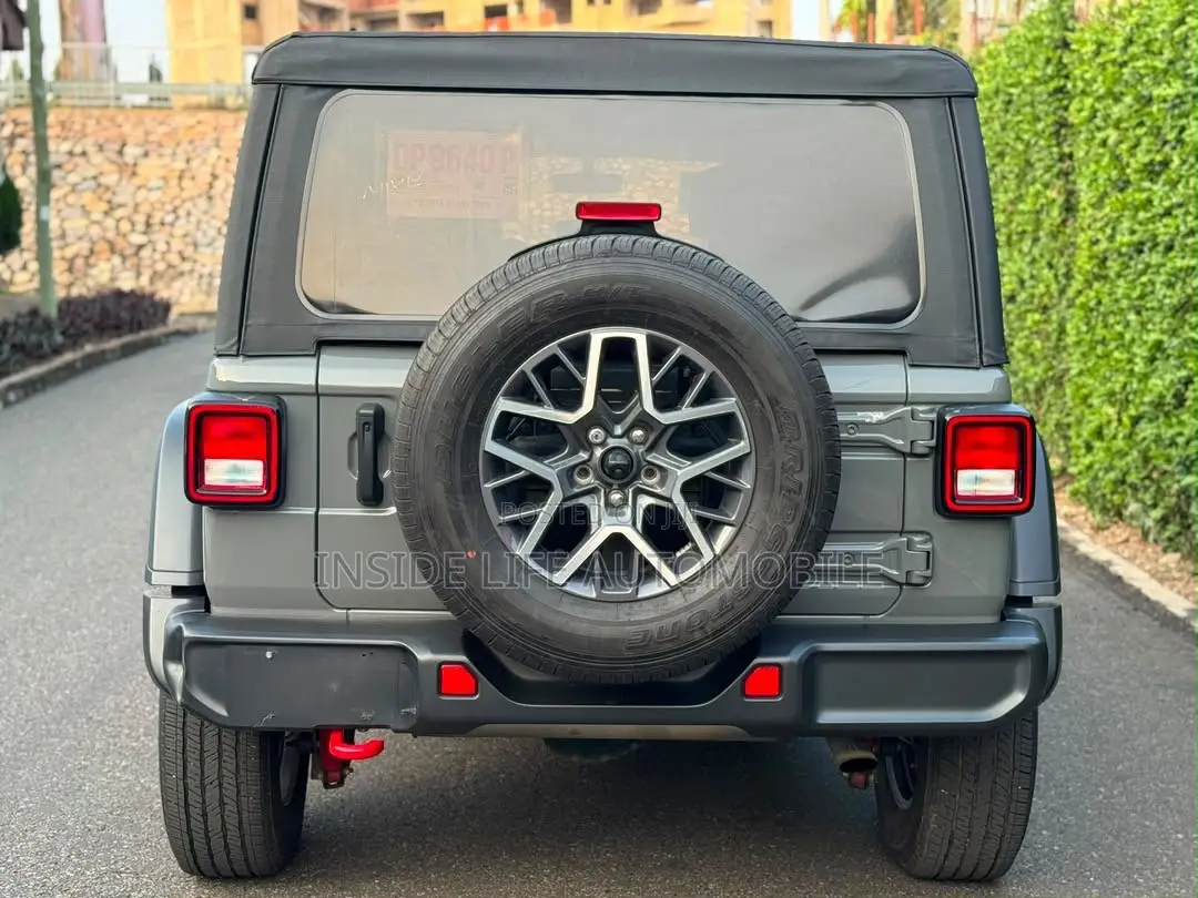 Jeep Wrangler Sport S 2022 Gray