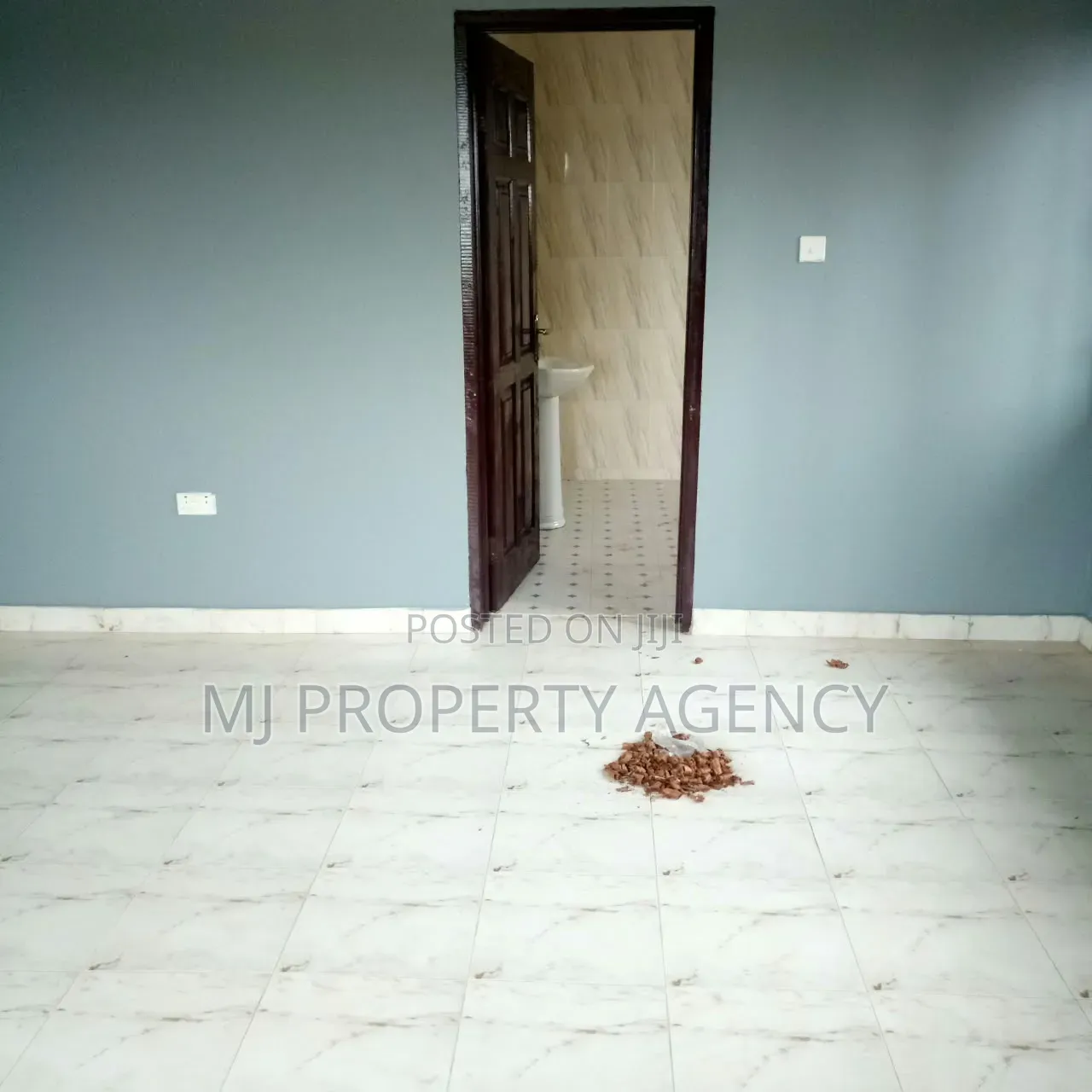 3bdrm Apartment in Golf City-Saki, Community 25 for rent