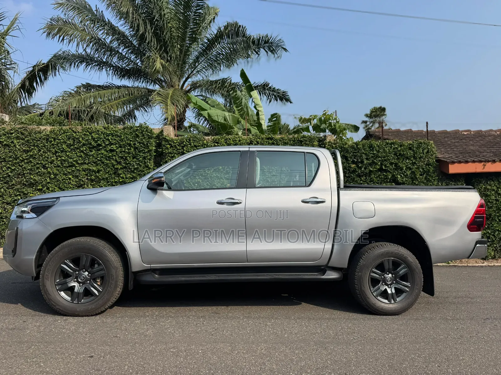 Toyota Hilux 2025 Gray