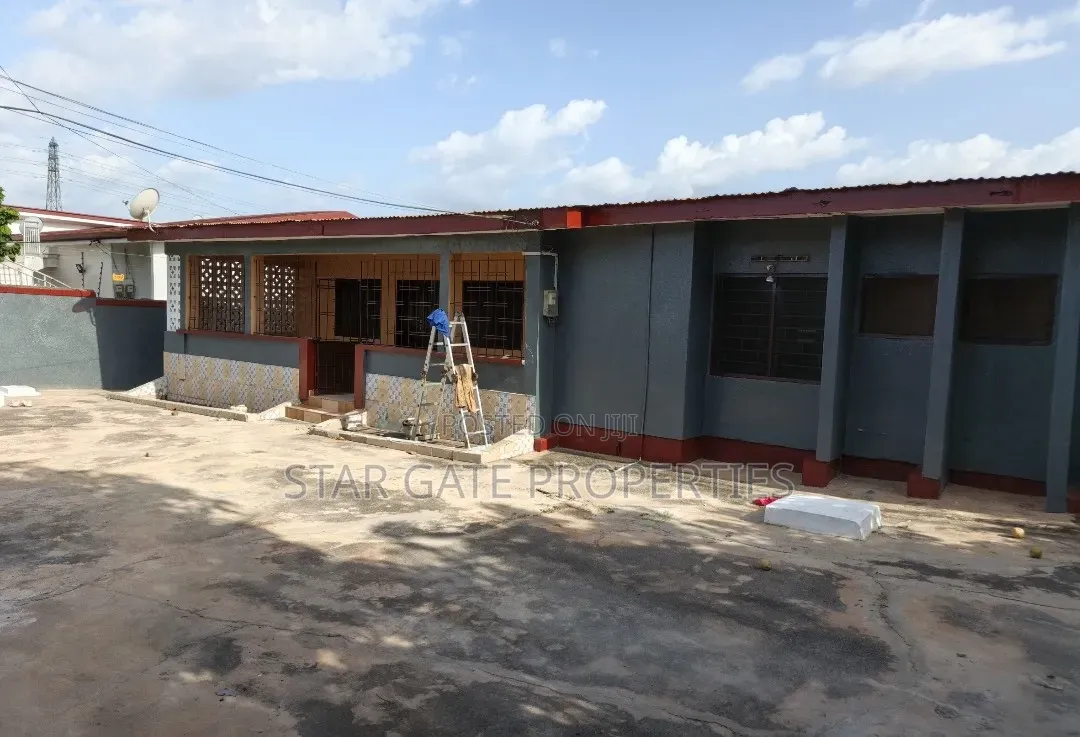 5bdrm House in Buokrom Estate (, Kumasi Metropolitan for rent