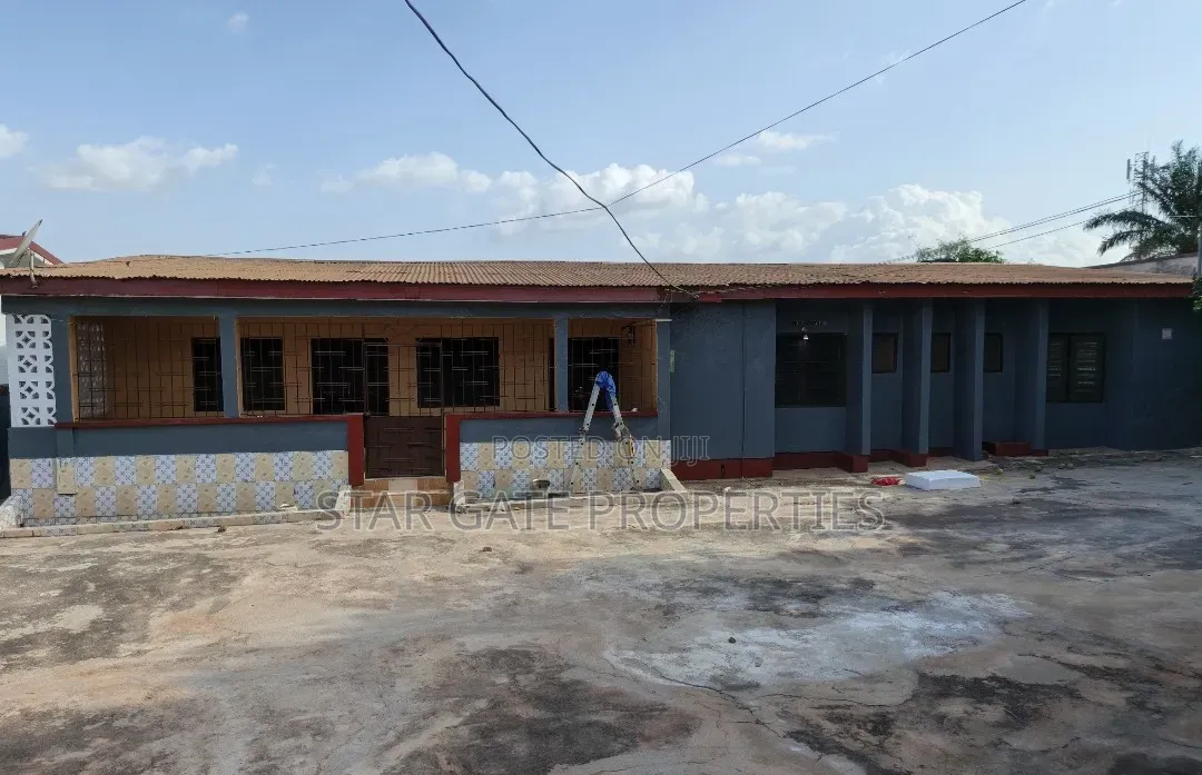 5bdrm House in Buokrom Estate (, Kumasi Metropolitan for rent
