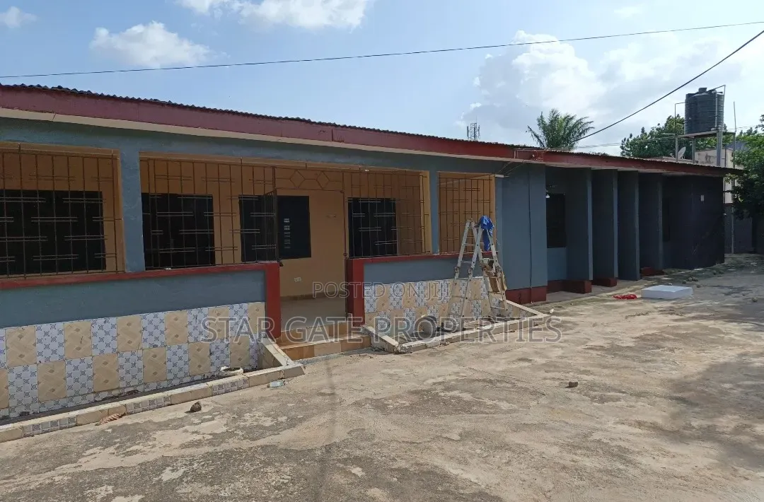 5bdrm House in Buokrom Estate (, Kumasi Metropolitan for rent