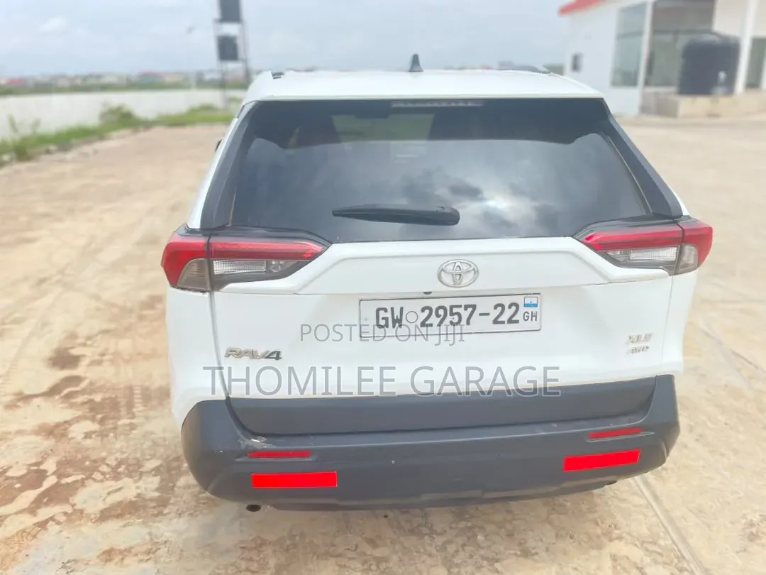 Toyota RAV4 2019 White