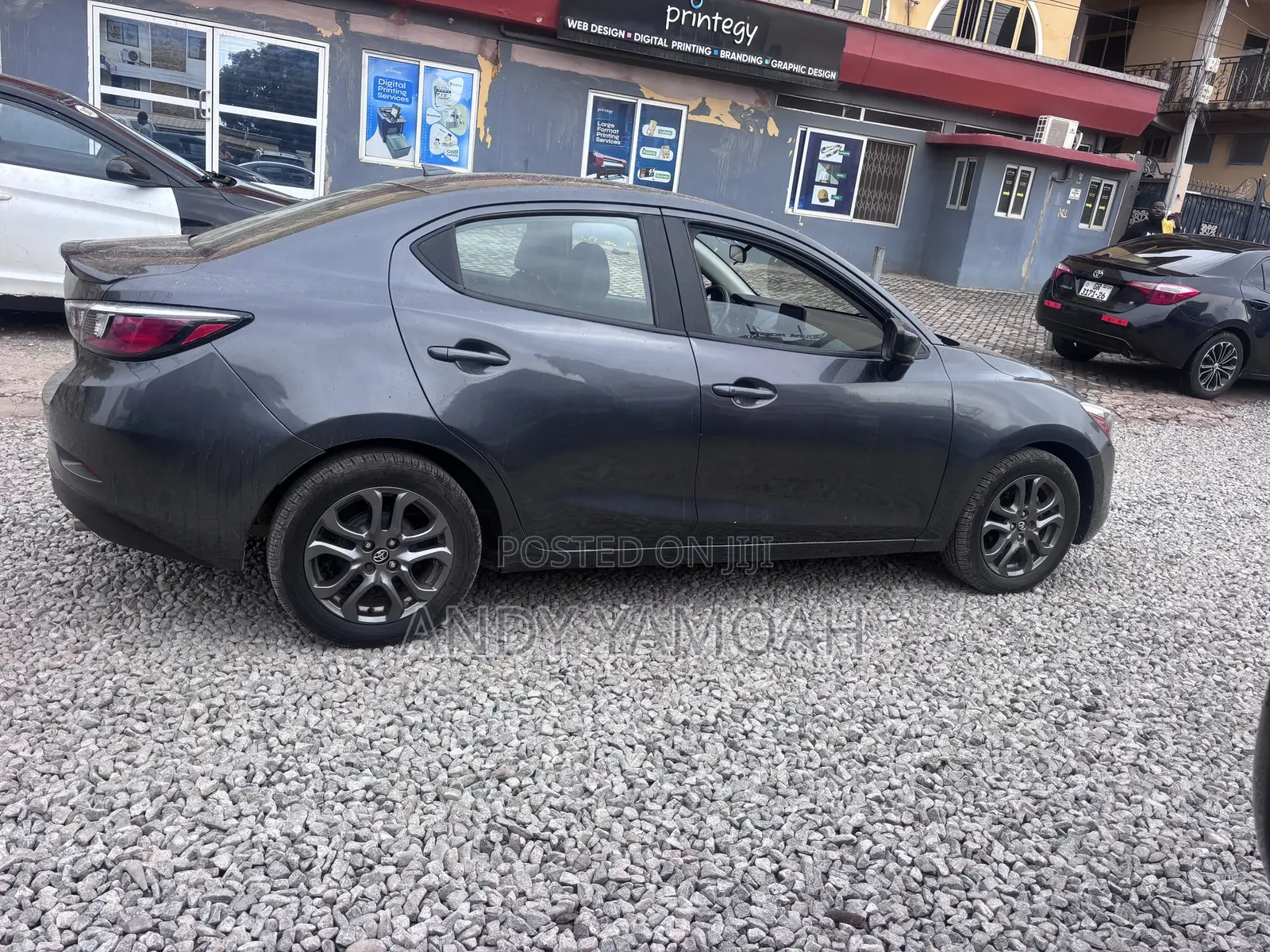 Toyota Yaris 2019 Gray
