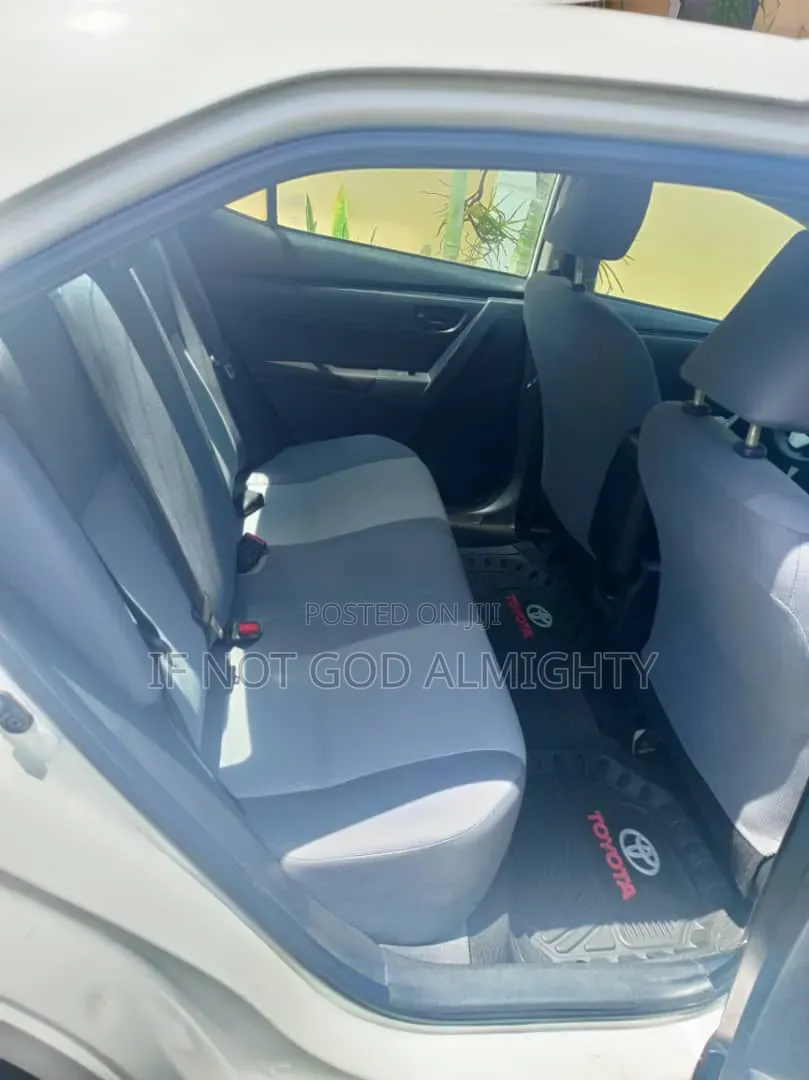 Toyota Corolla 2018 White
