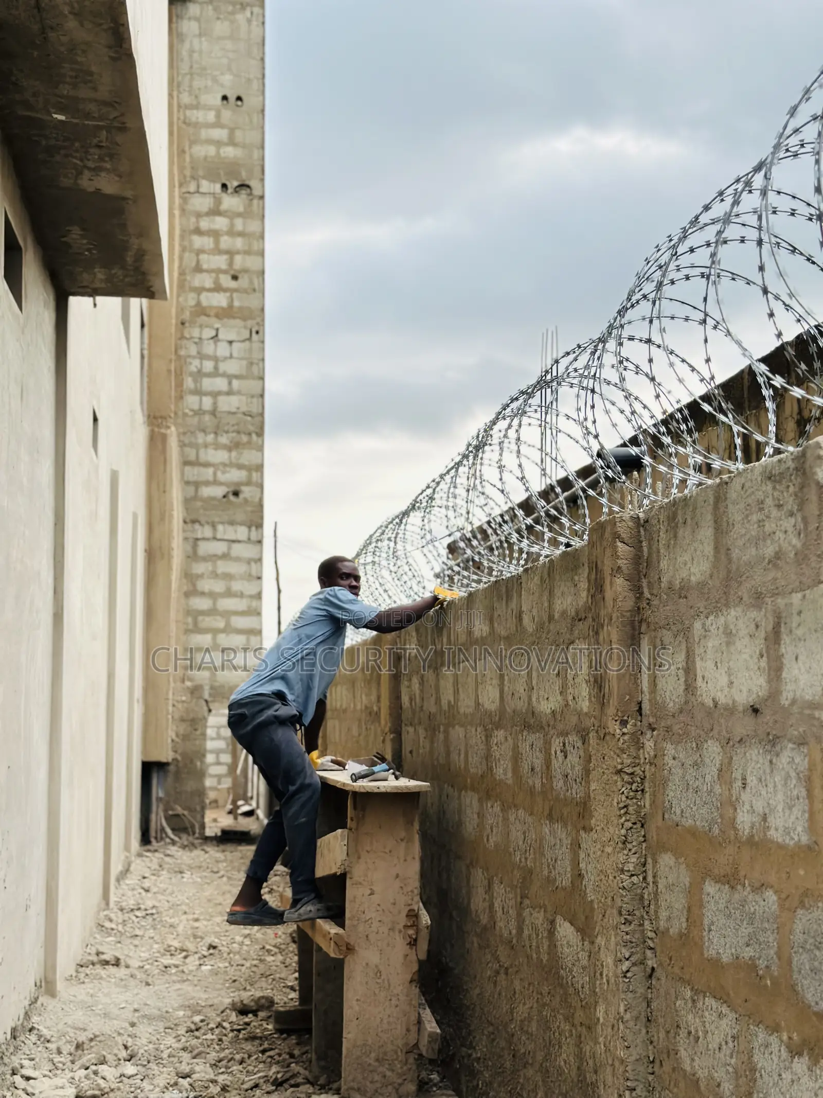 Professional Razor Wire Fence Installations With Warranty