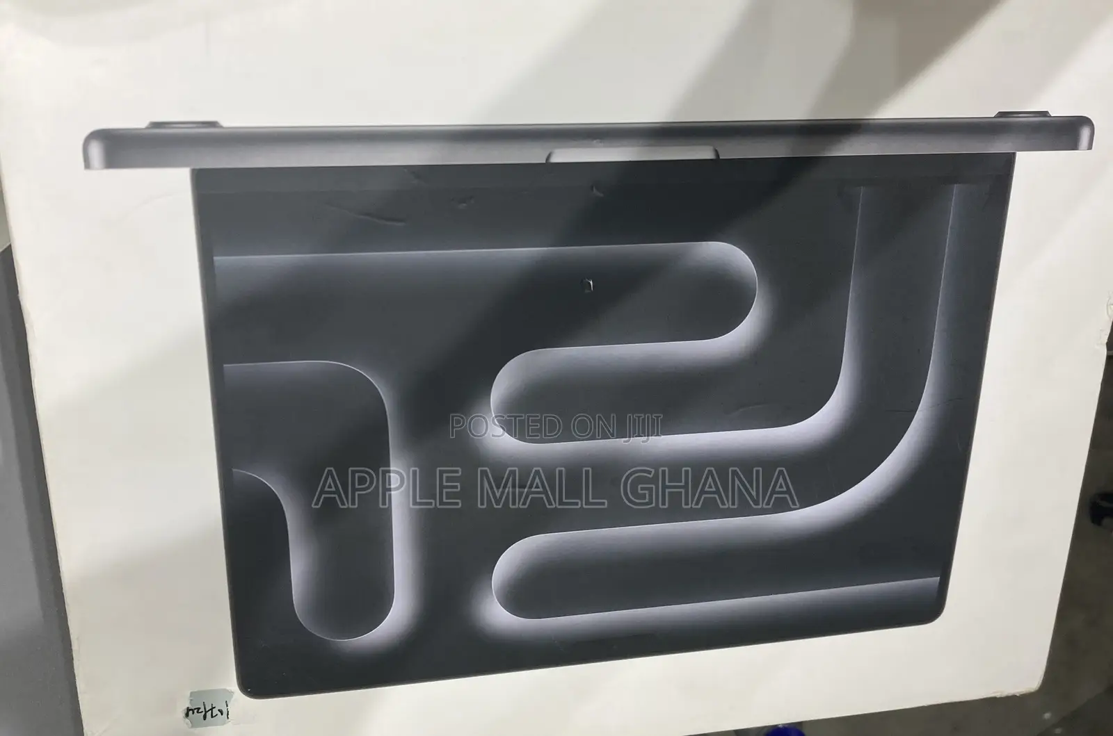 New Laptop Apple MacBook Pro 2025 M5 16GB Apple M5 Pro SSD 512GB