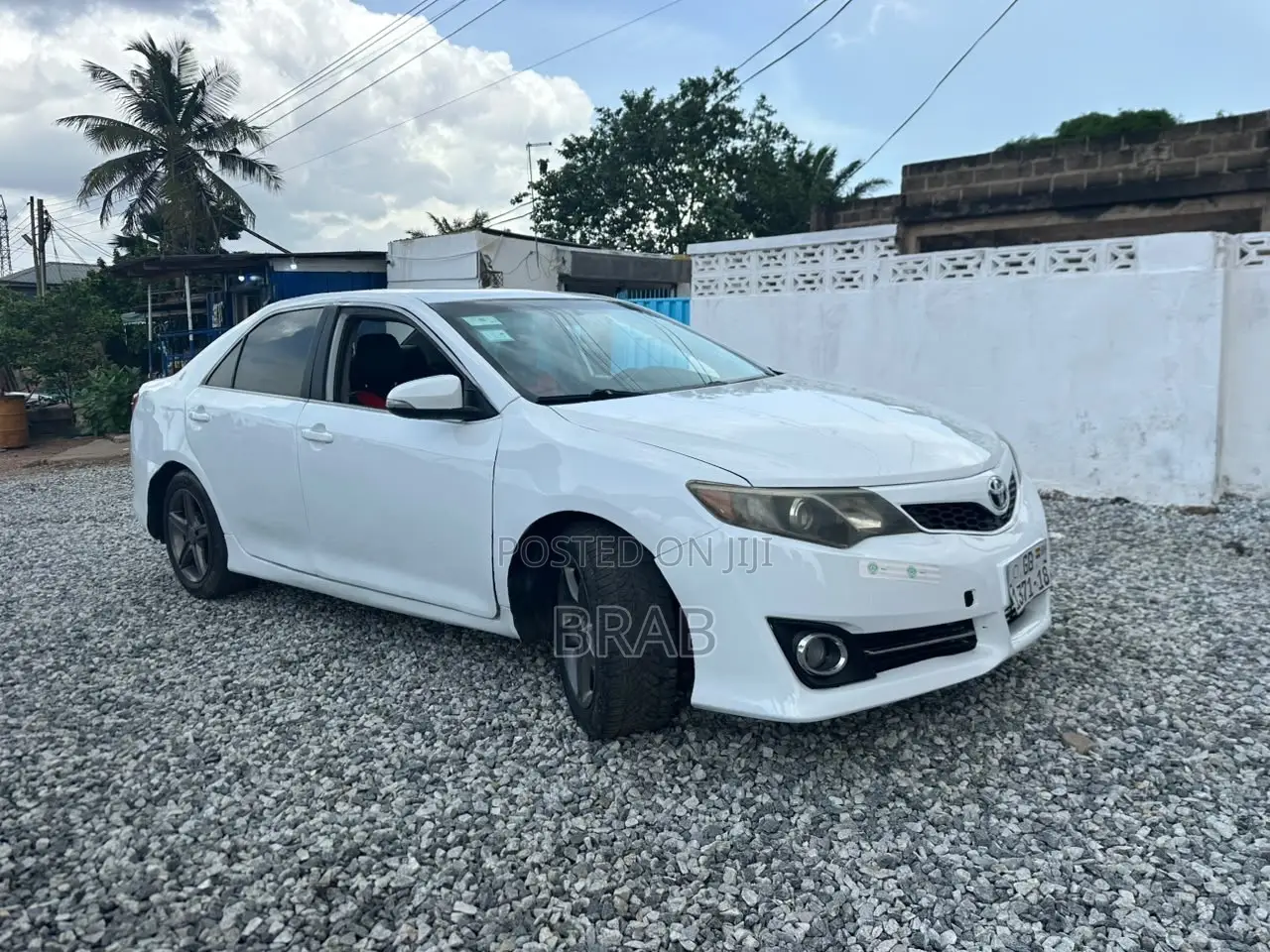 Toyota Camry SE 4dr Sedan (2.5L 4cyl 6A) 2013 White