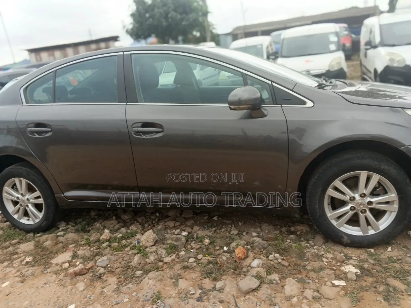 Toyota Avensis 2011 Silver