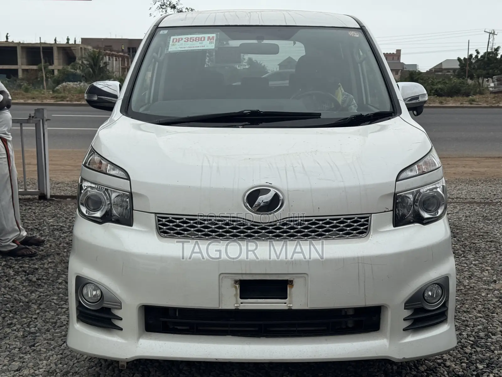 Toyota Voxy Trans-X 4WD 5-Seater 2011 White