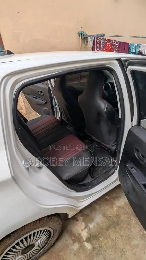 Toyota Vitz 2012 White