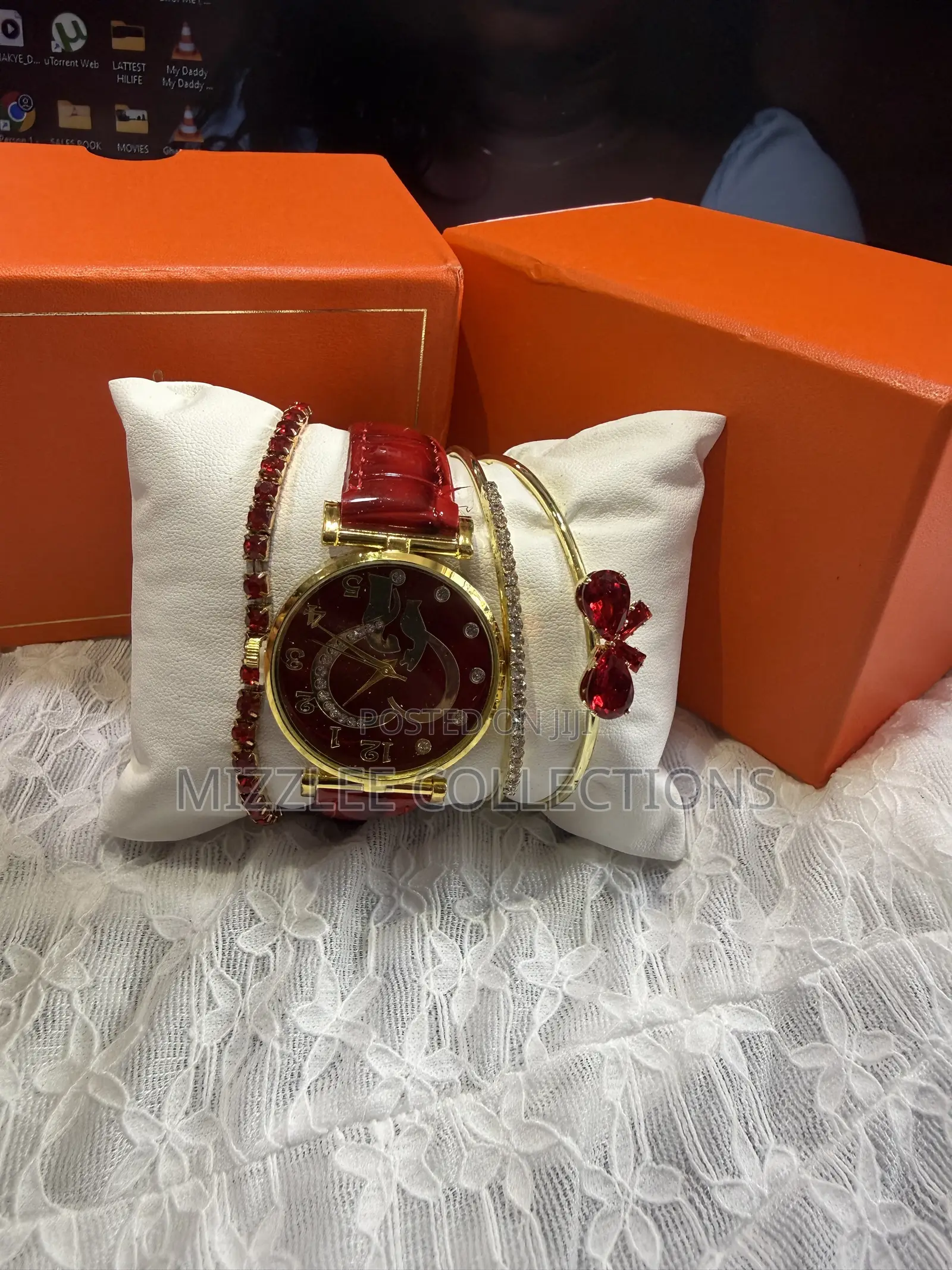 Beautiful Gift Set Boxed Watch and Bracelets for Ladies