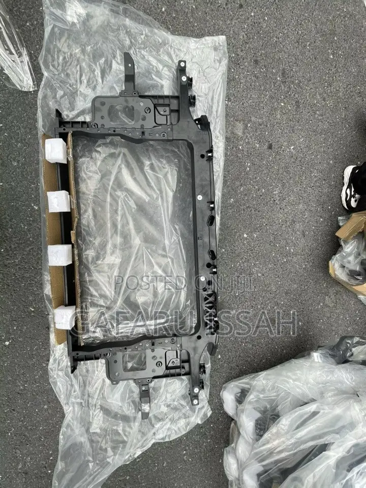 HYNDAI KONA 2020- Radiator Support