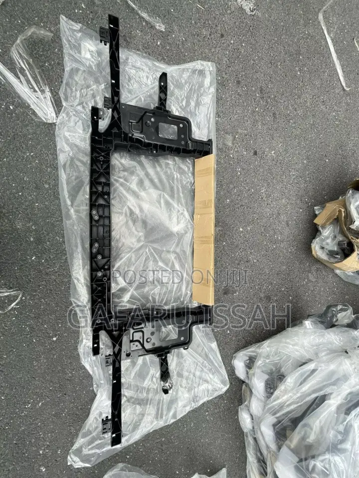 HYNDAI KONA 2020- Radiator Support