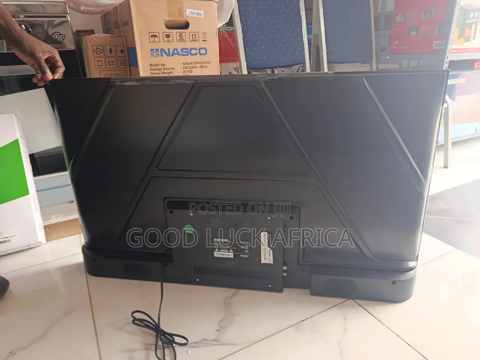 TCL 43′′ FHD Digital Satellite TV 43d3200