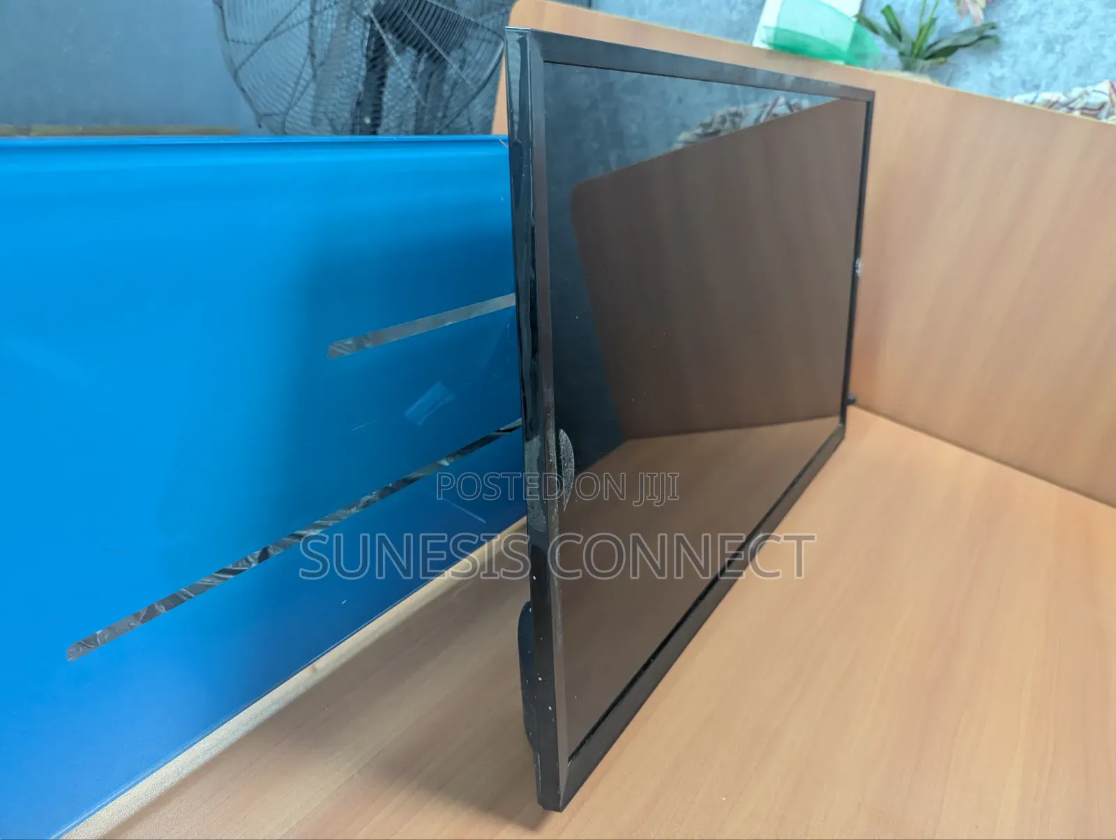 32-Inch Hisense Television [TV Set]