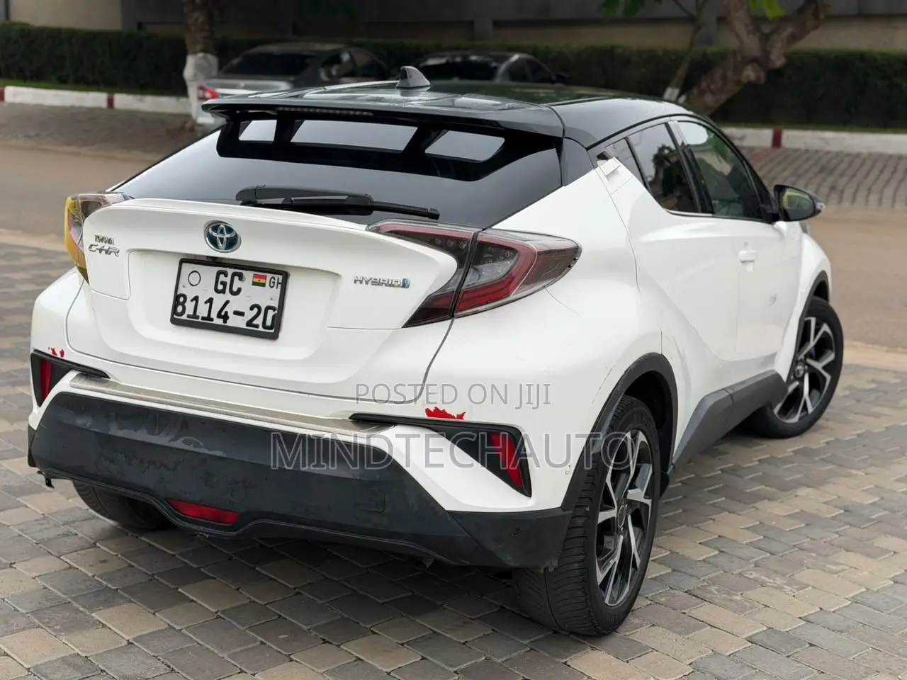 Toyota C-HR XLE Prermium FWD (2.0L 4cyl 2AM) 2018 White