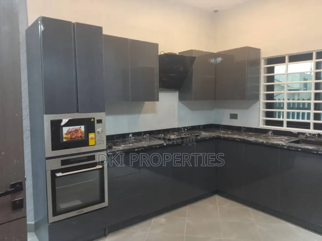 3bdrm House in Dki Properties, Amrahia for sale