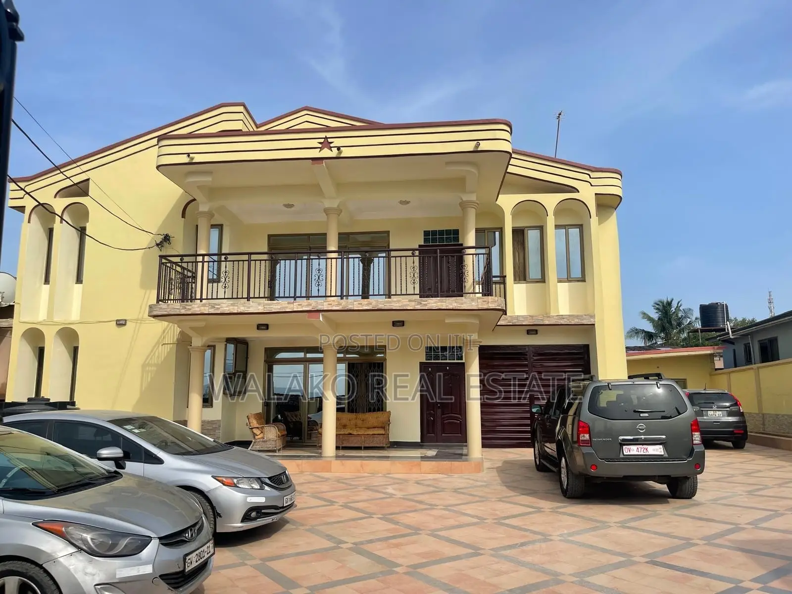 7bdrm Duplex in The Mall for rent