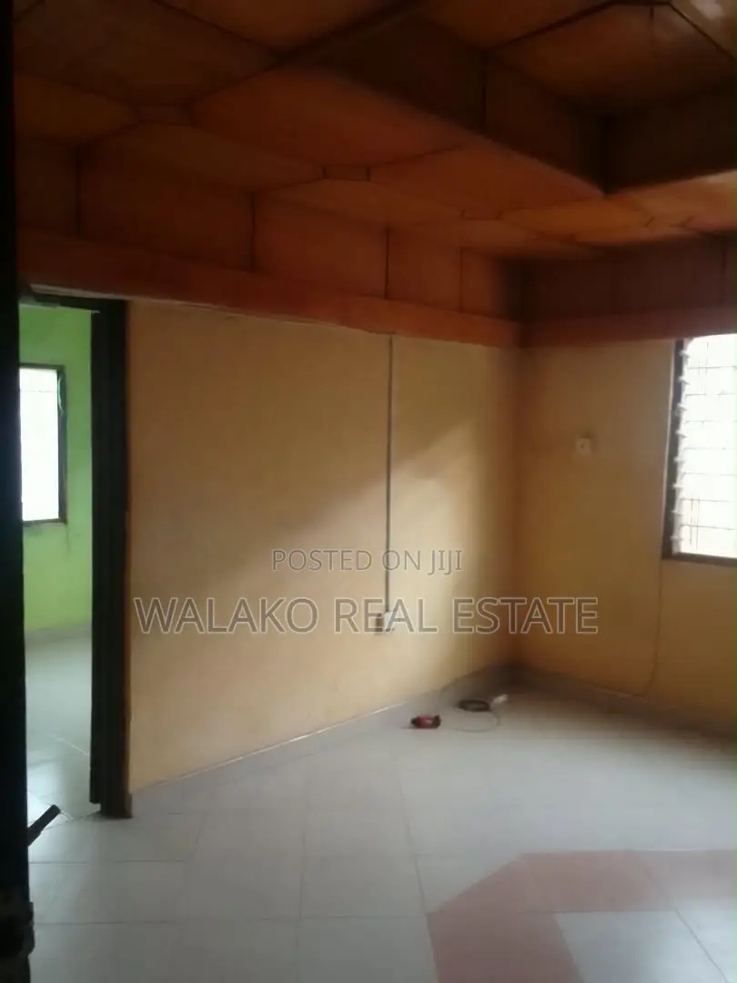 3bdrm Apartment in Awoshie for rent