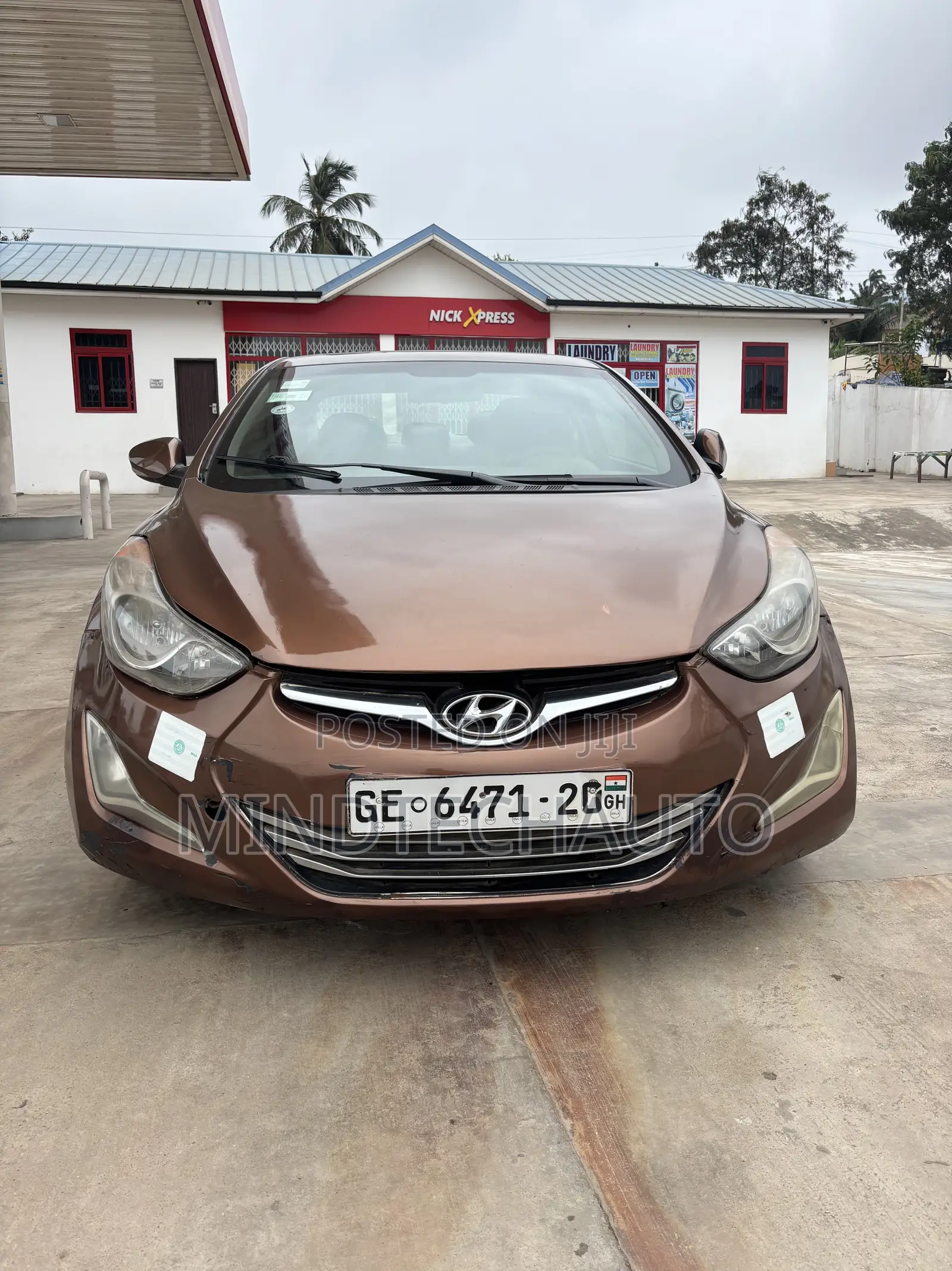 Hyundai Elantra Limited Sedan FWD (1.8L 4cyl 6A) 2013 Brown