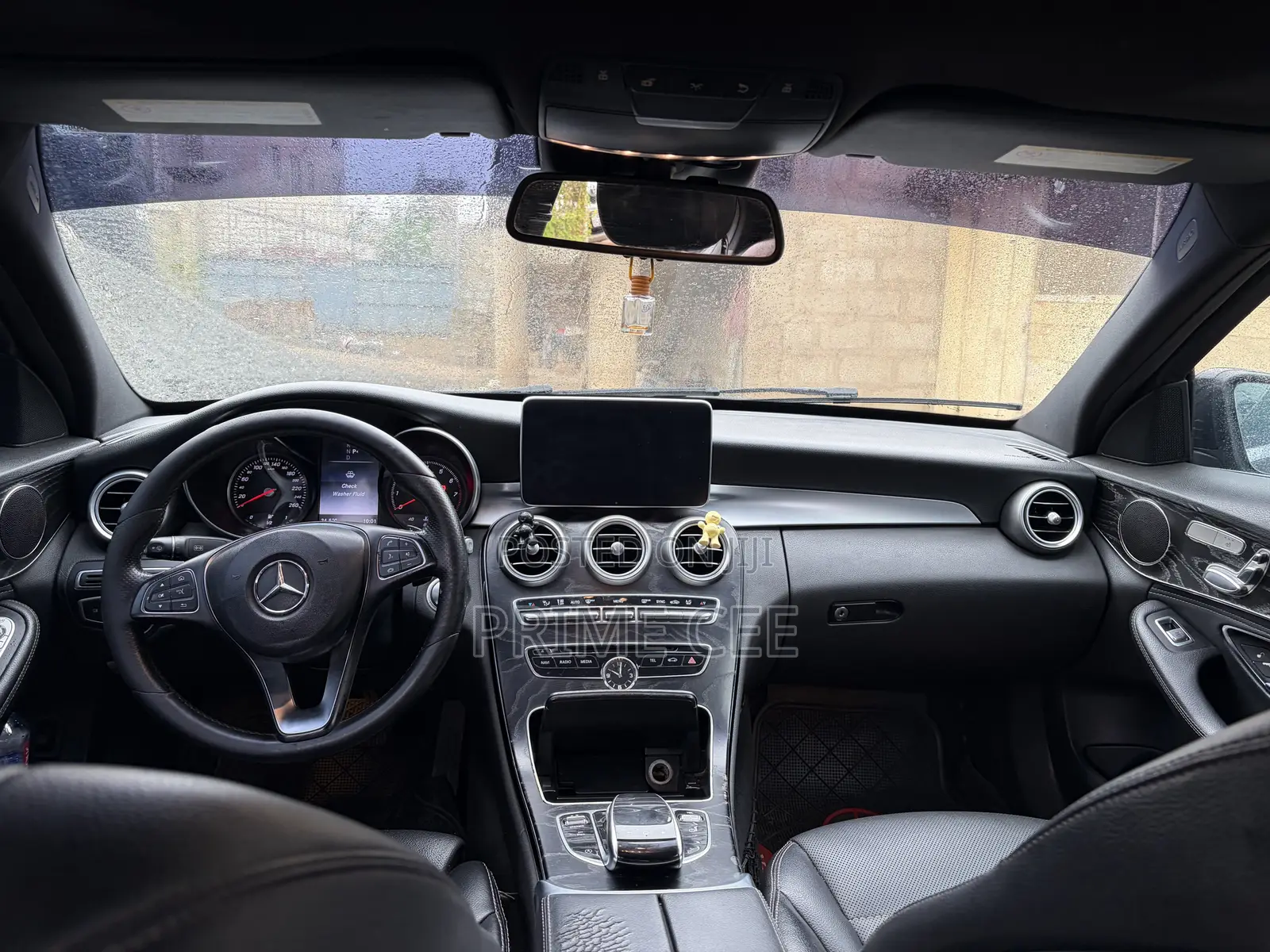 Mercedes-Benz C300 2016 Black