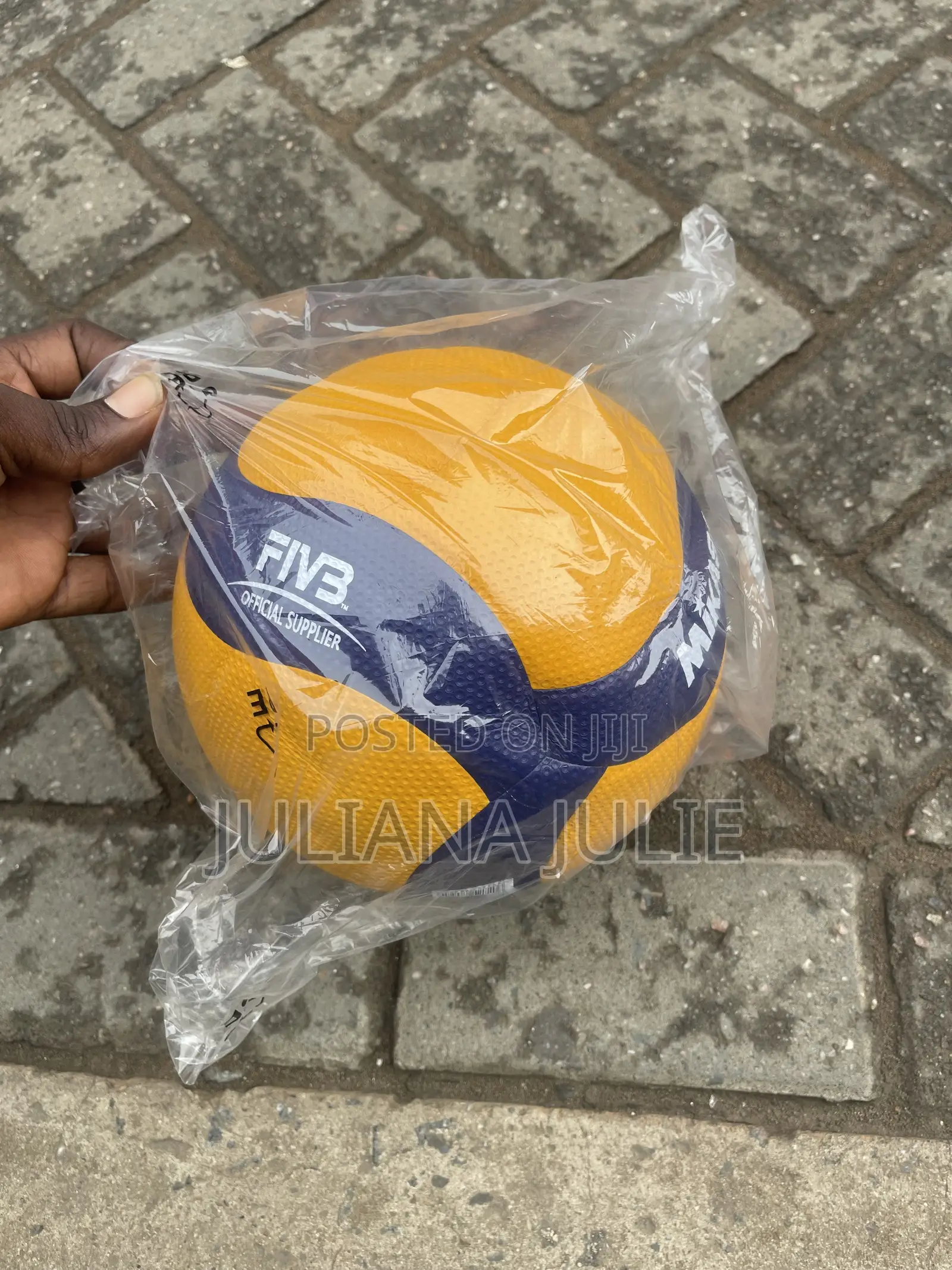 Original Volleyball V200 Mikasa at Cool Price