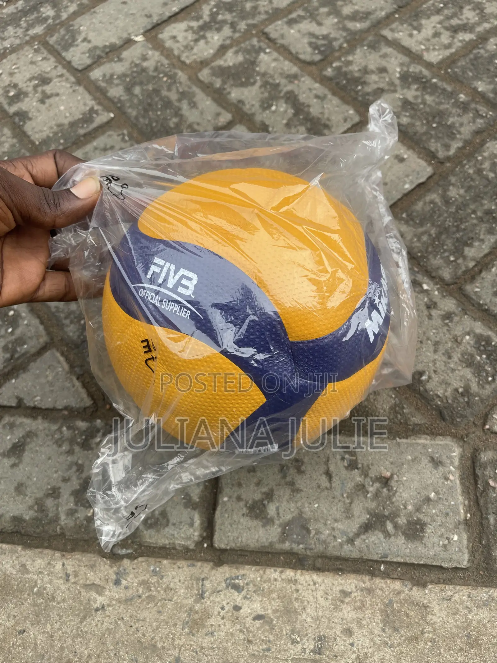 Original Volleyball V200 Mikasa at Cool Price