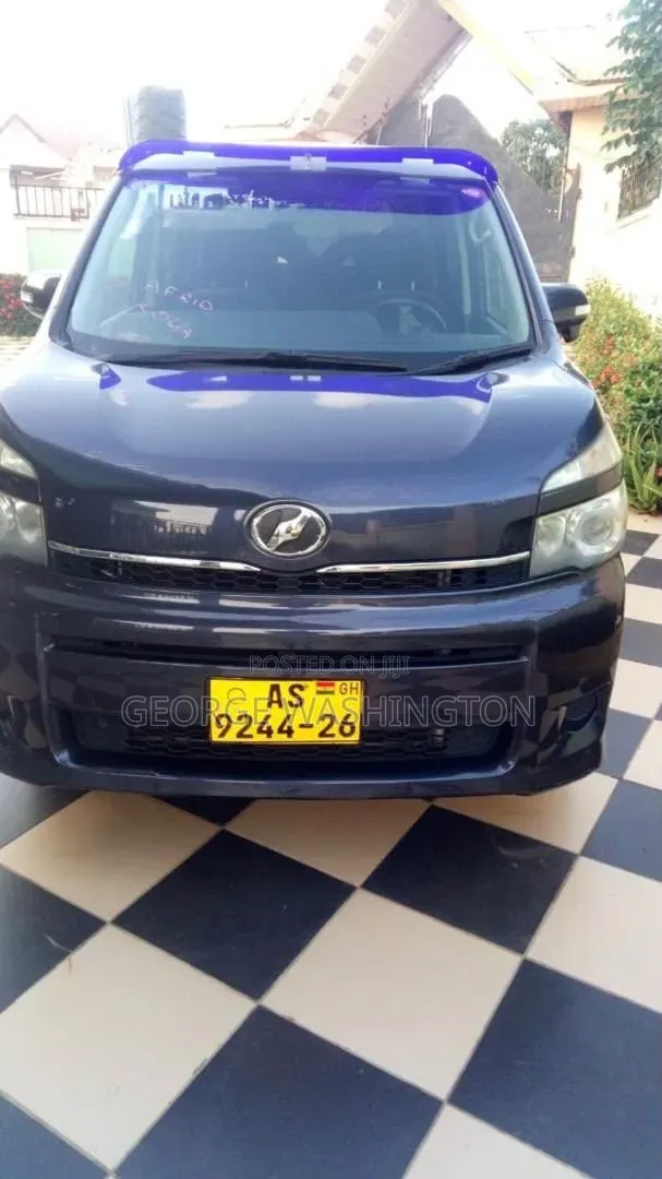Toyota Voxy 2012 Black