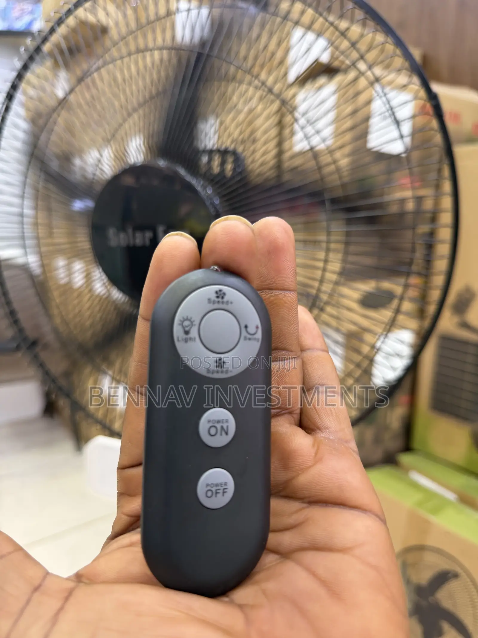18” Solar Rechargeable Fan With LED Bulbs