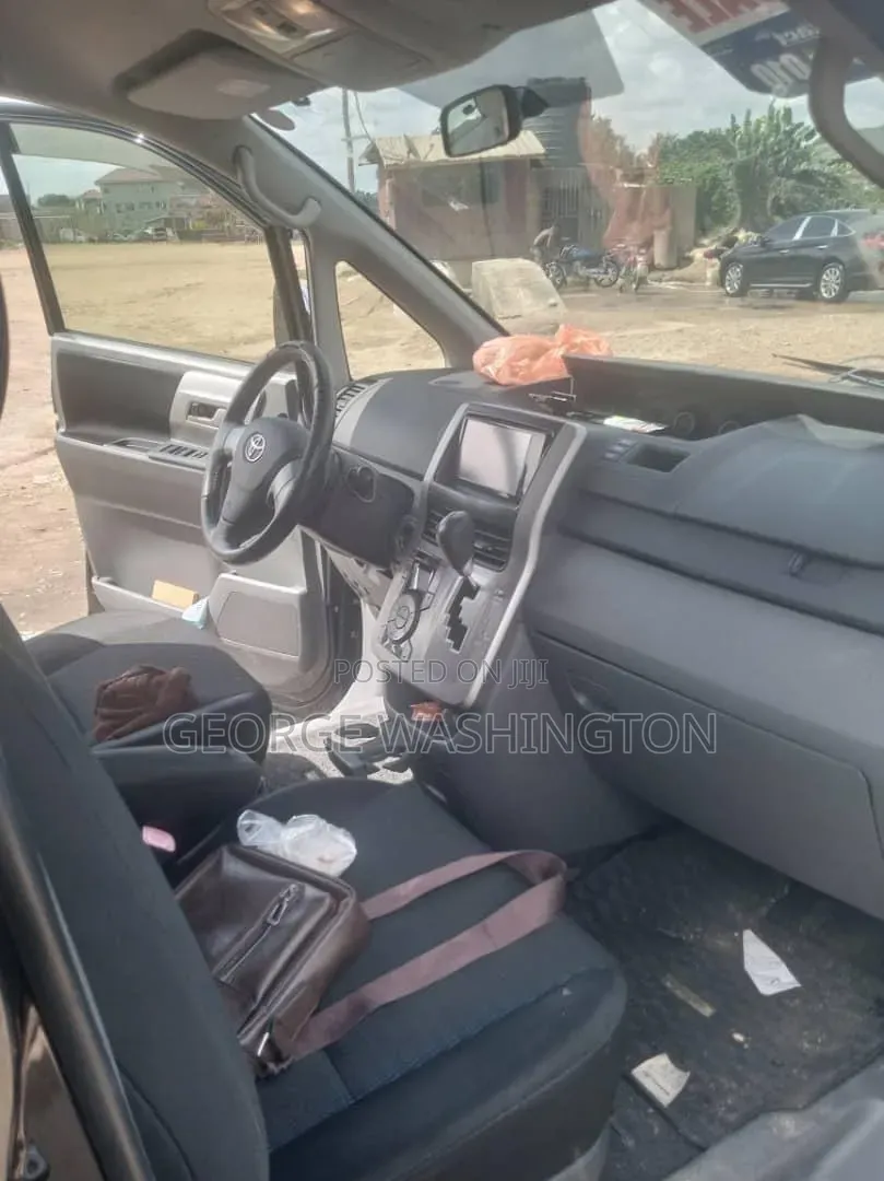 Toyota Voxy 2012 Black