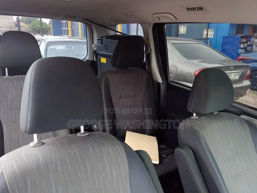 Toyota Voxy 2012 Black