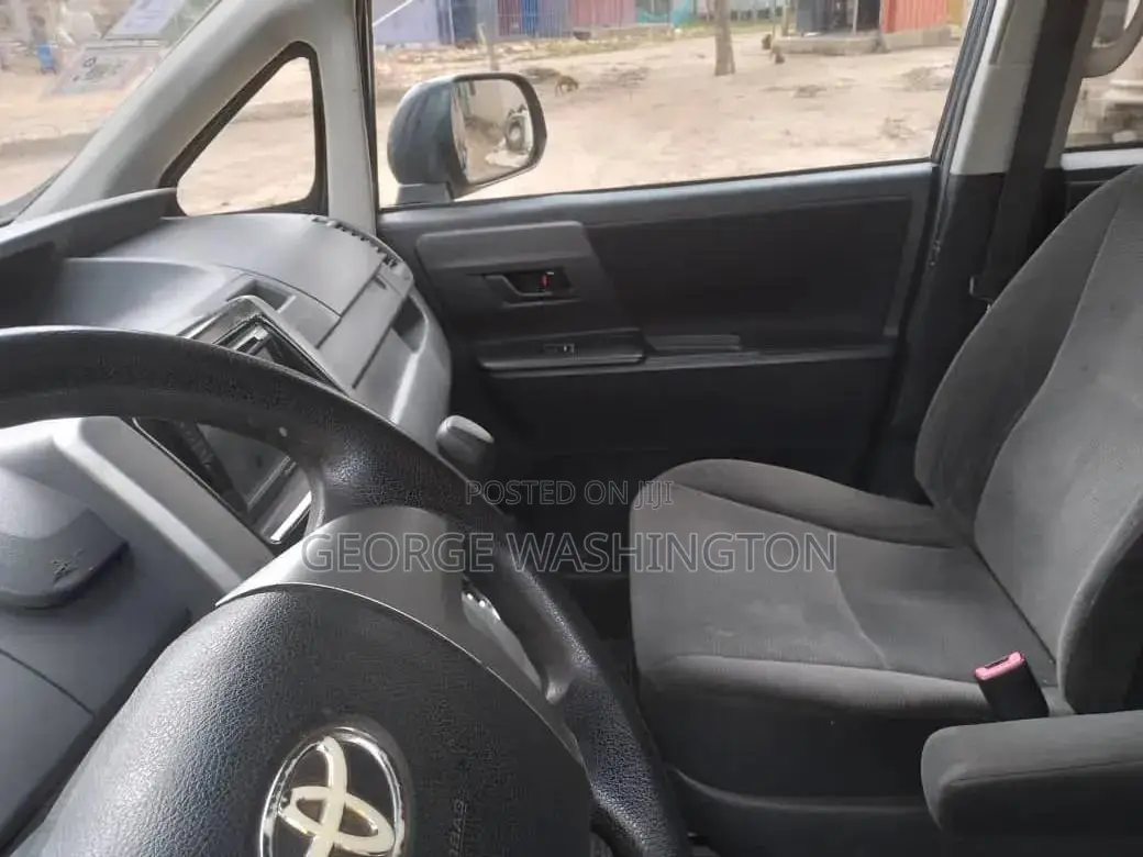 Toyota Voxy 2012 Black