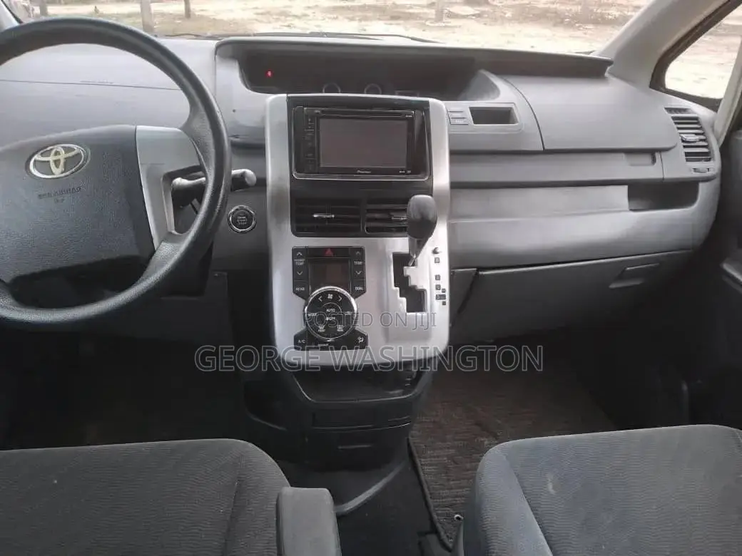Toyota Voxy 2012 Black