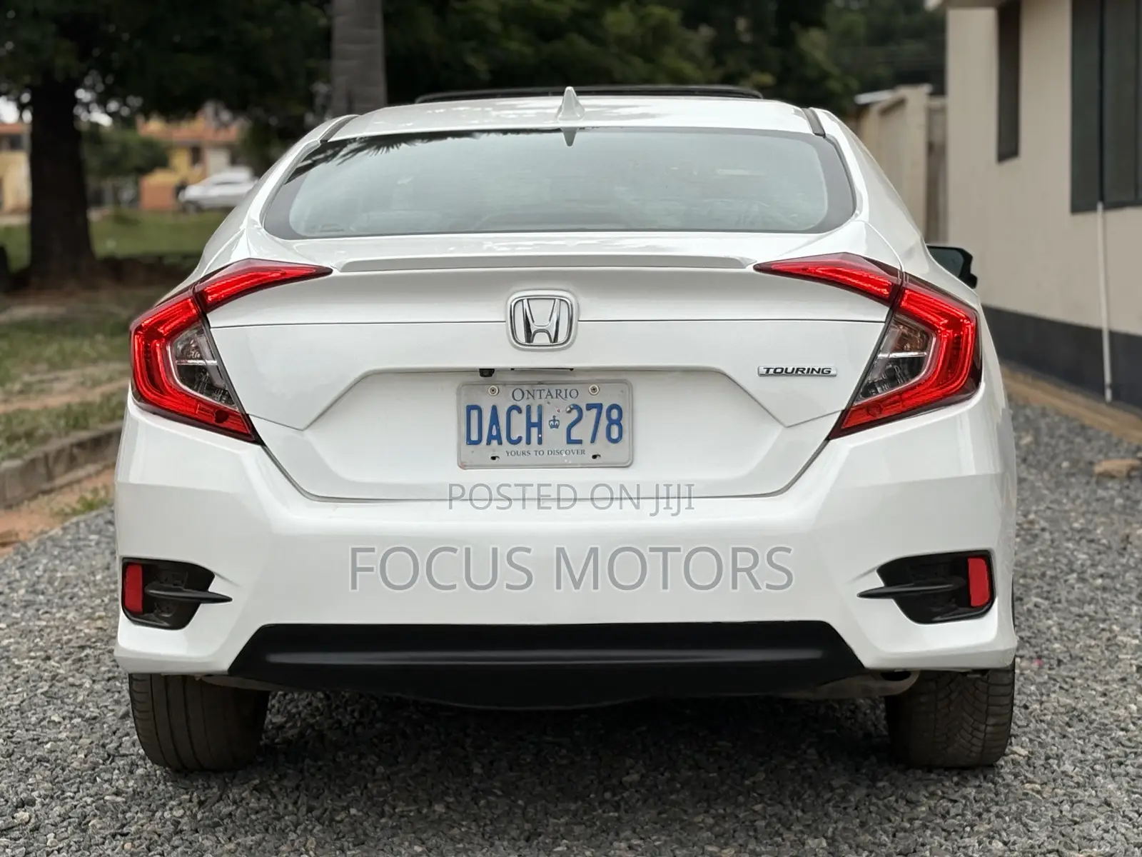 Honda Civic Touring 4dr Sedan (1.5L 4cyl) 2017 White