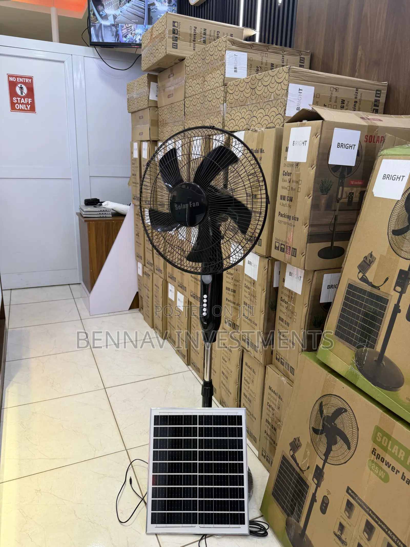 16 Inches Electric and Solar Rechargeable Fan