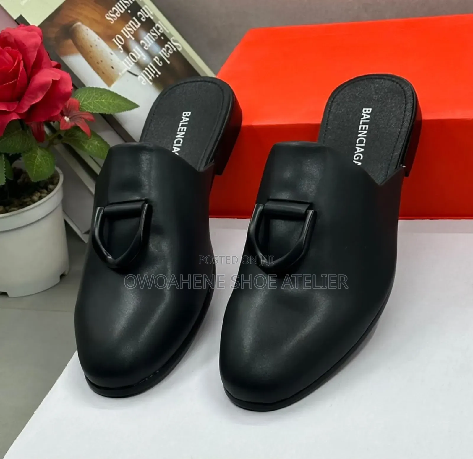 Balenciaga Minimalist Leather Half-Shoes (Mules)