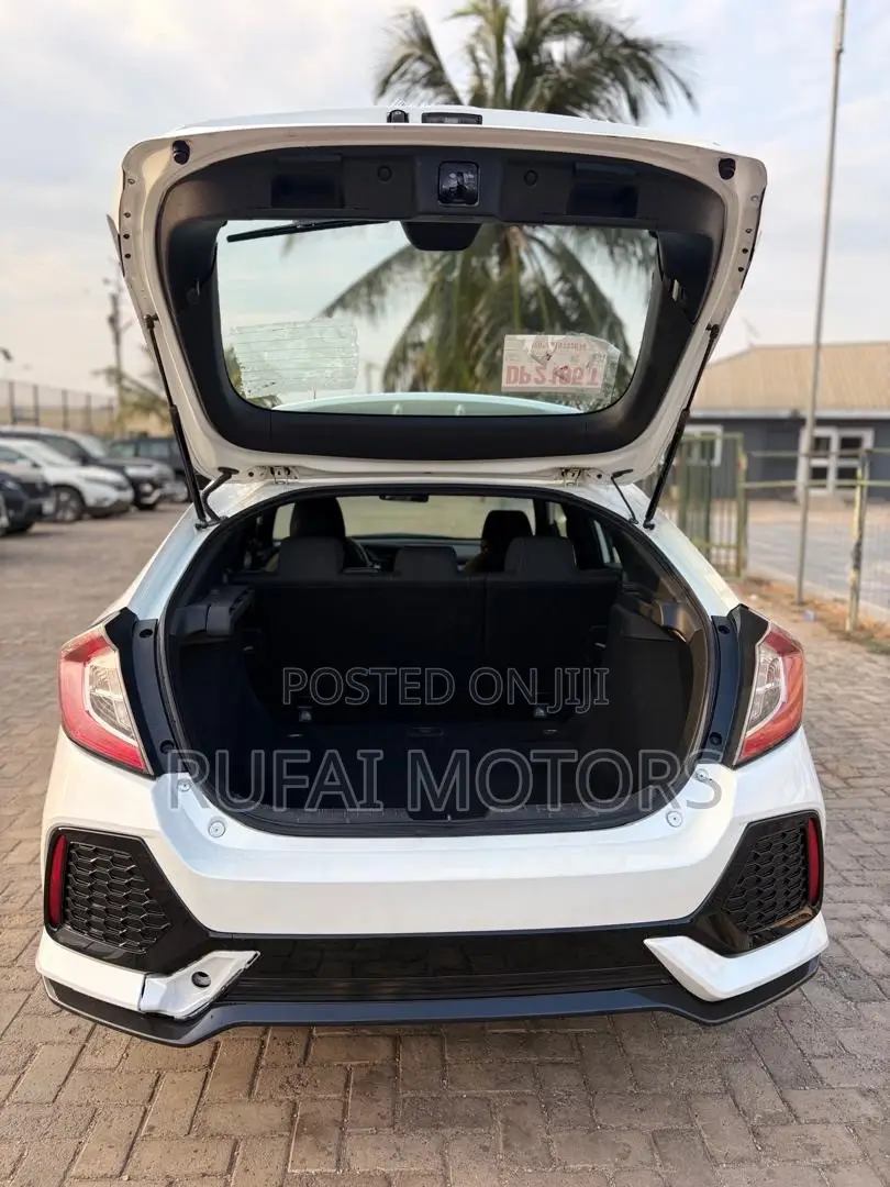 Honda Civic Sport 4dr Hatchback (1.5L 4cyl) 2017 White