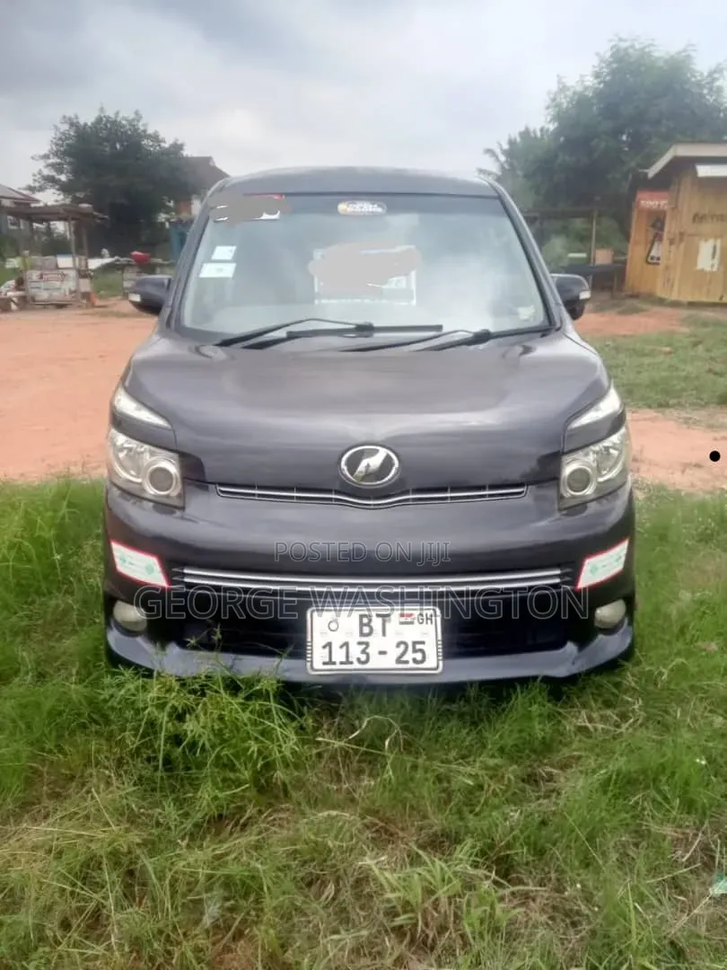 Toyota Voxy 2012 Black