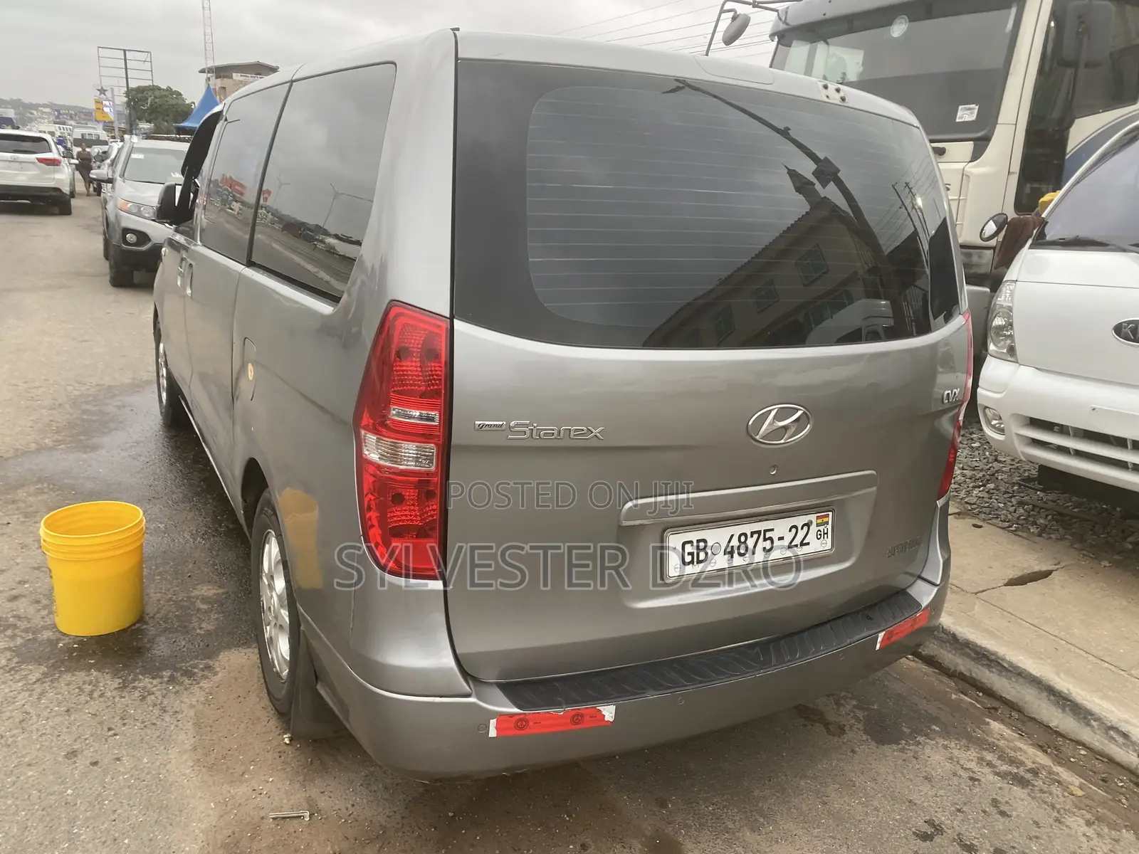 Hyundai Starex 2013 Brown