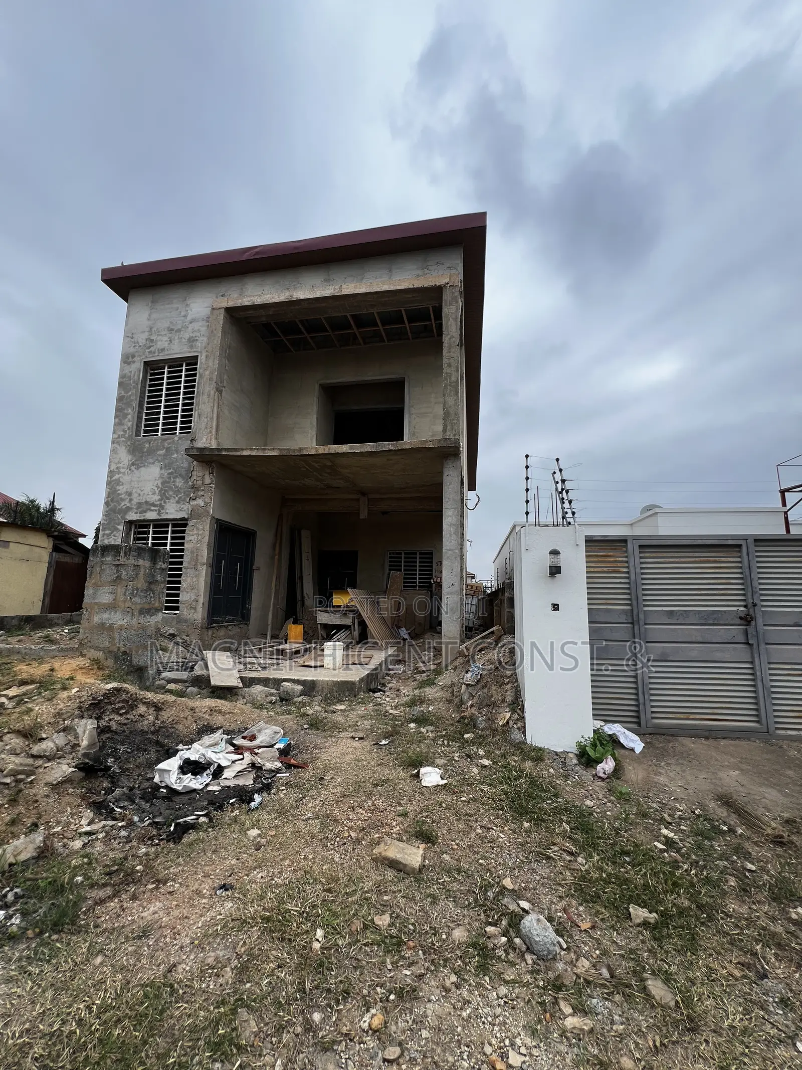 5bdrm Duplex in Lakeside Estate, Ashaley Botwe for sale